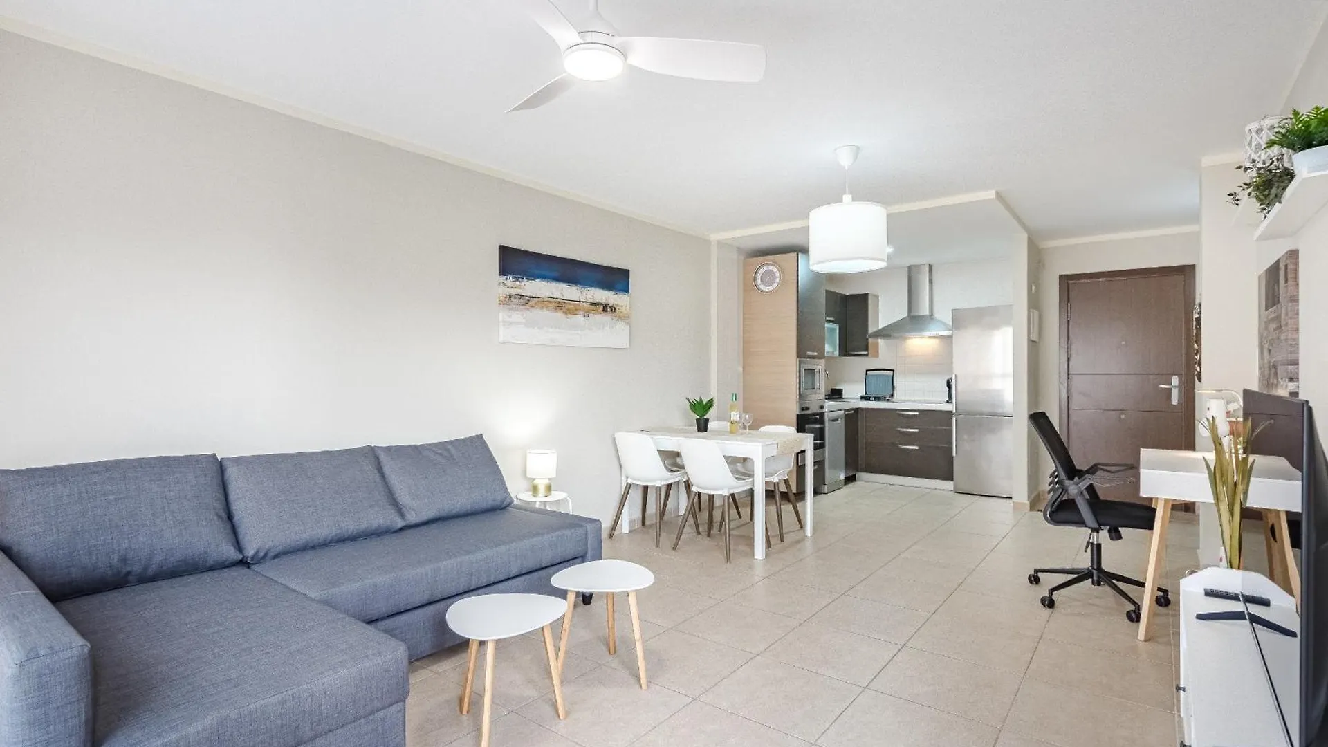 Beautiful Renovated Apartment With Terrace And Air Condition In Mocan 4 Palm Mar Palm-mar