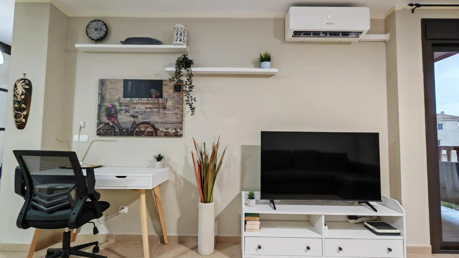 Beautiful Renovated Apartment With Terrace And Air Condition In Mocan 4 Palm Mar