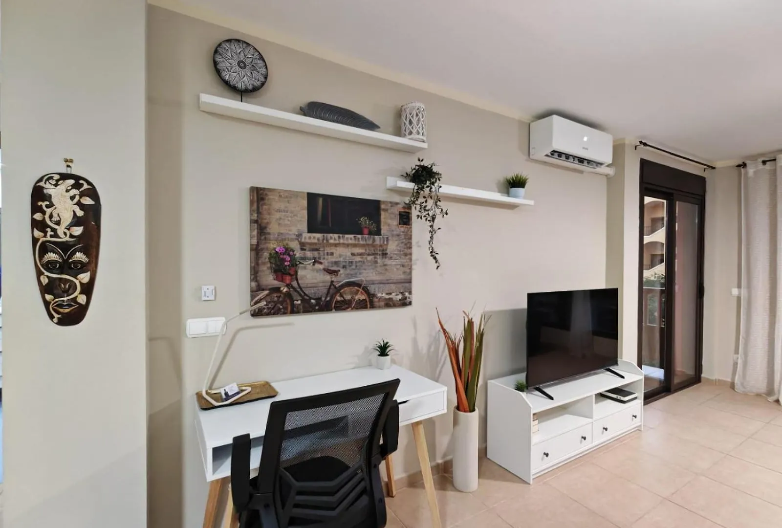 Beautiful Renovated Apartment With Terrace And Air Condition In Mocan 4 Palm Mar 滨海帕尔姆