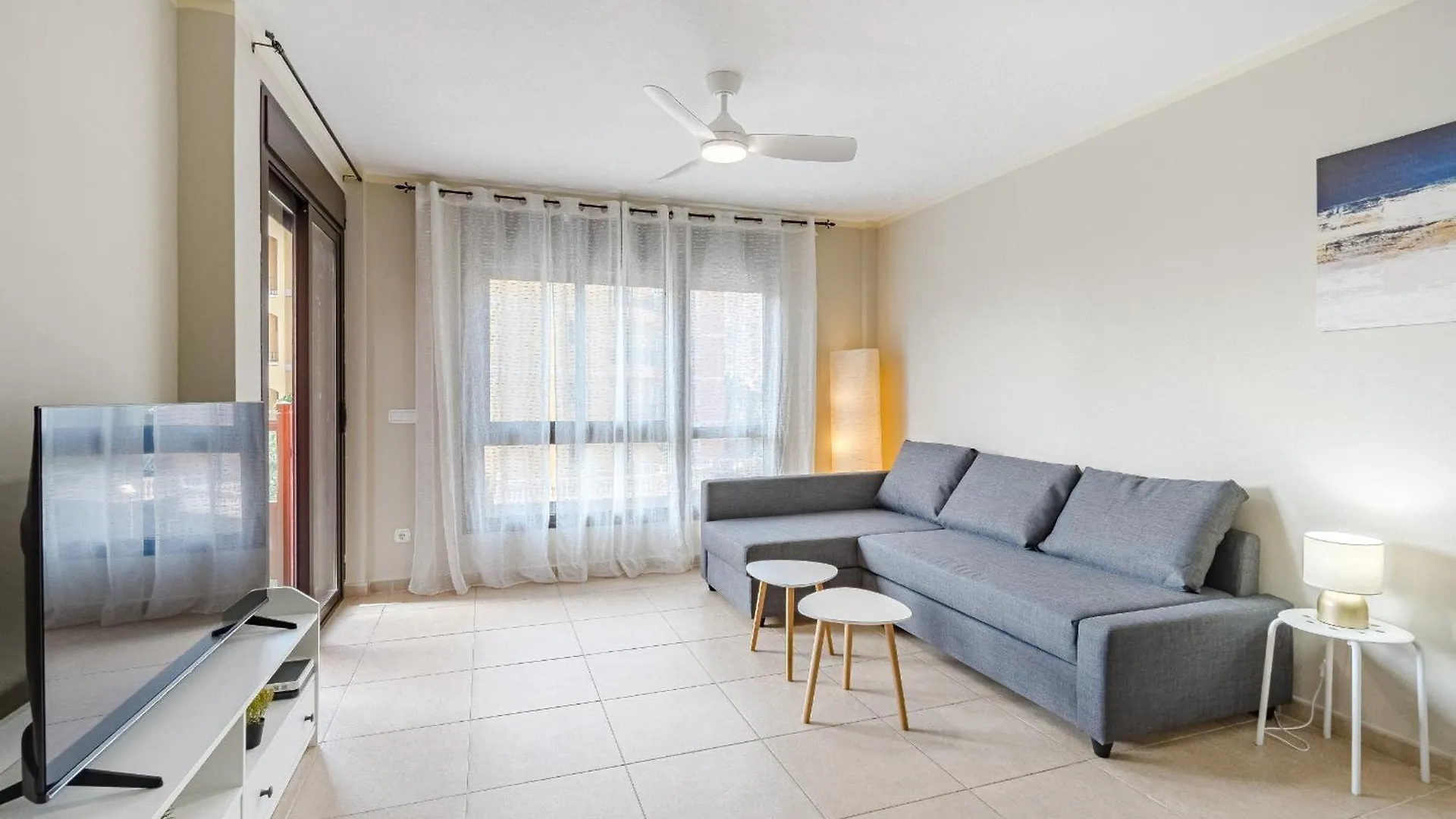 Beautiful Renovated Apartment With Terrace And Air Condition In Mocan 4 Palm Mar Spanje
