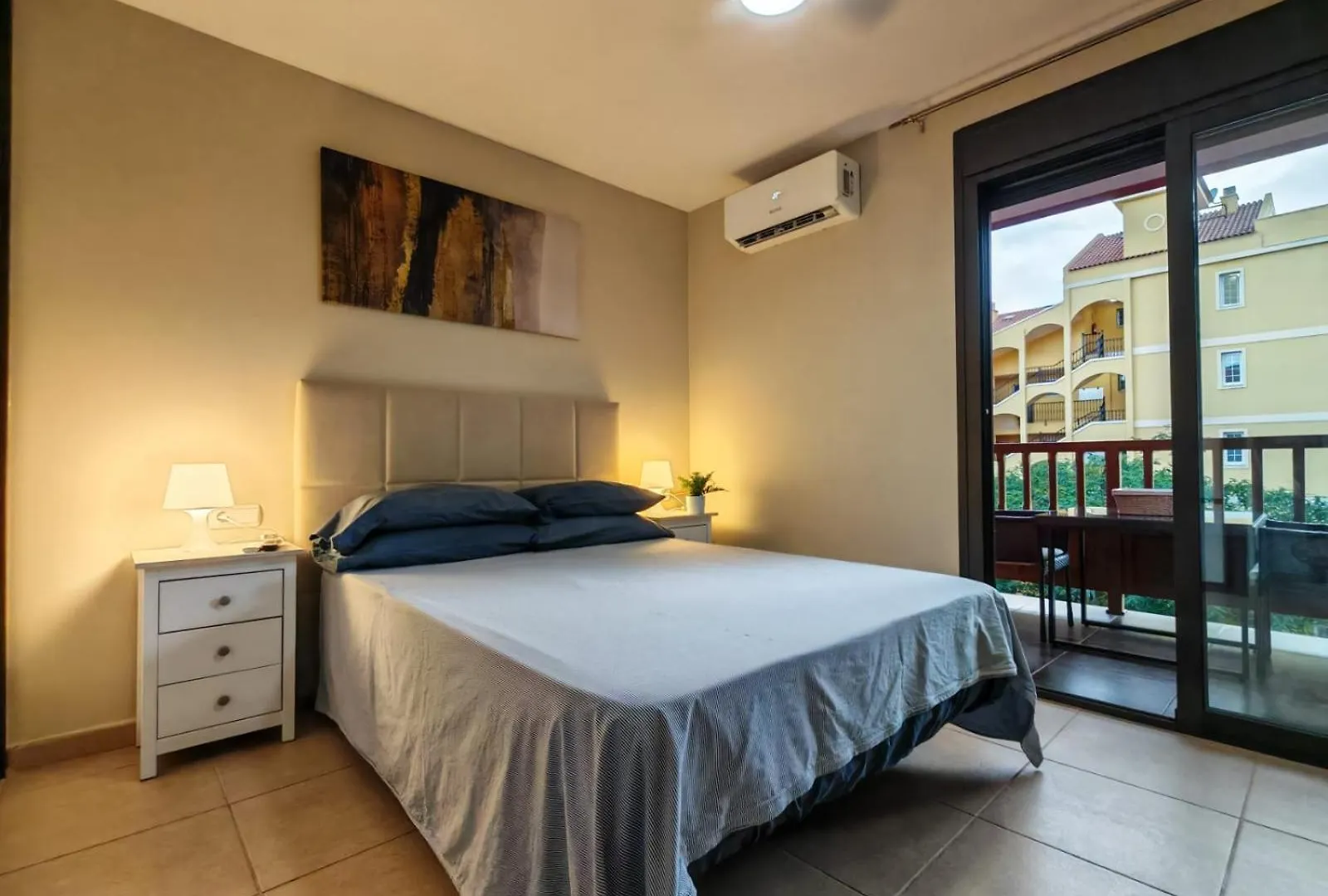 Beautiful Renovated Apartment With Terrace And Air Condition In Mocan 4 Palm Mar Spanje